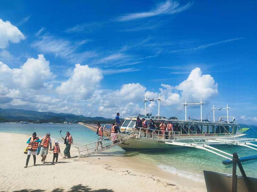 Boracay: Private Island Boat Tour and Lunch with Seaview - Snorkeling, swimming, and the limits of the reef