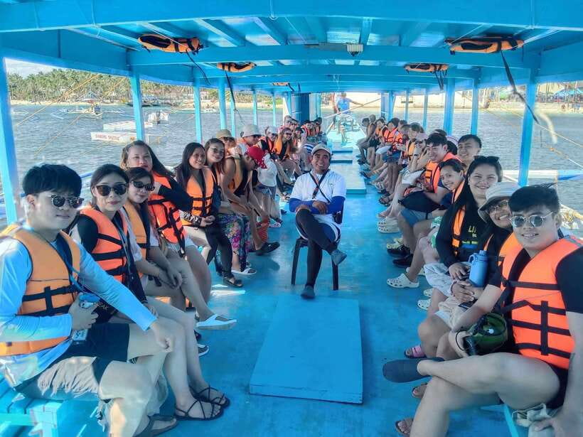 Boracay: Private Island Boat Tour and Lunch with Seaview - Cruising Boracay’s clear water
