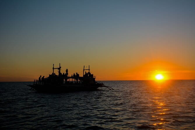 Boracay Private Island Hopping Premium with Lunch - Lunch at Tambisaan Beach