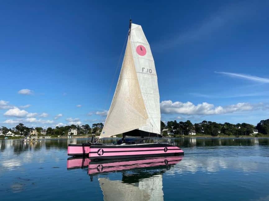 Brittany: Glénan Archipelago Sailing Day - Leaving the coast on a stable catamaran