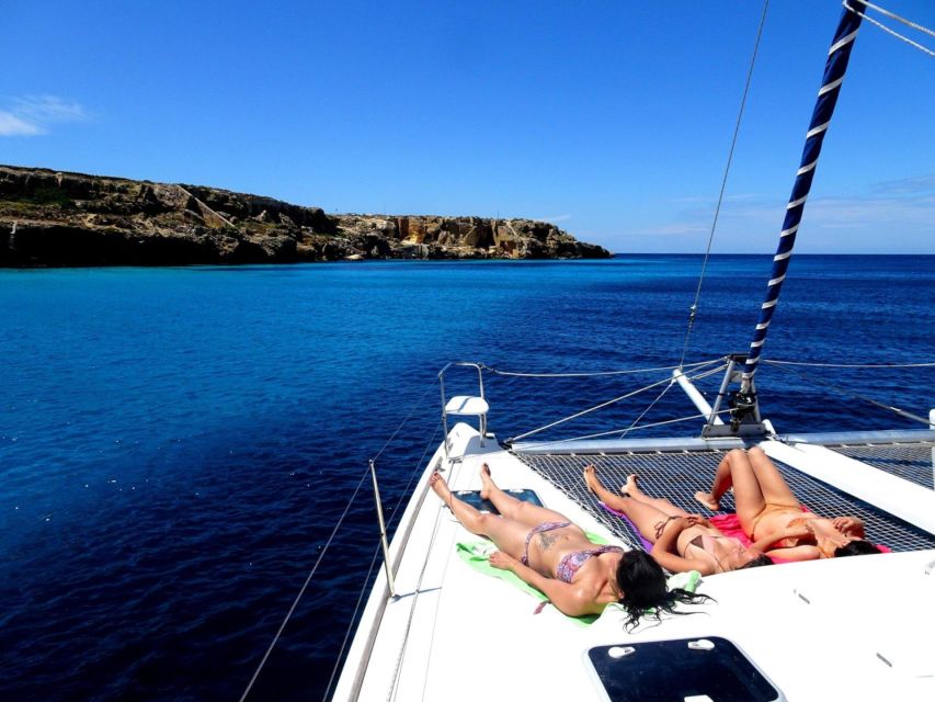Cannigione: Catamaran daily tour to La Maddalena Archipelago - Swimming, snorkeling and beach access