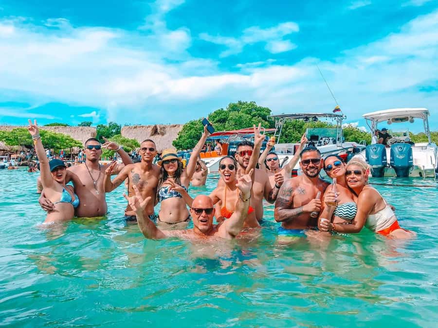 Cartagena: 4 Island Day Trip by Boat and Caribbean Lunch - The Oceanarium choice and its extra cost