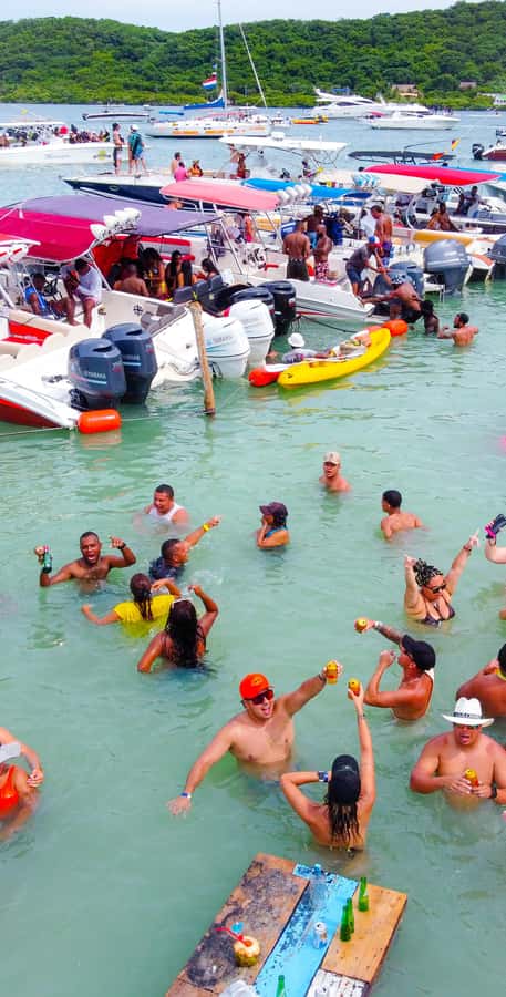 Cartagena: 4 Island Day Trip by Boat and Caribbean Lunch - Agua Azul and the Barú coast