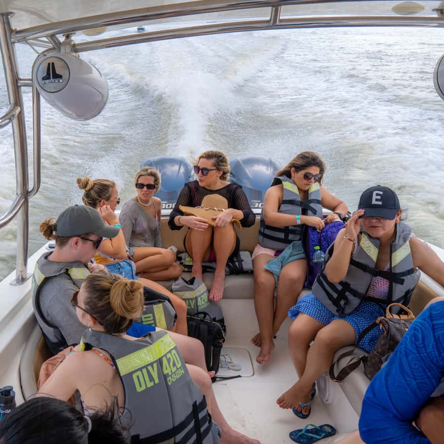 Cartagena: 5 Island Boat Tour with Night Bioluminescent Stop - Returning by coach after a 13-hour day
