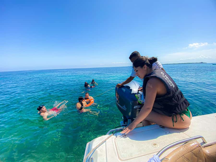 Cartagena: 5 Rosario Islands Tour with Snorkeling and Lunch - Agua Azul for fruit and a quieter swim