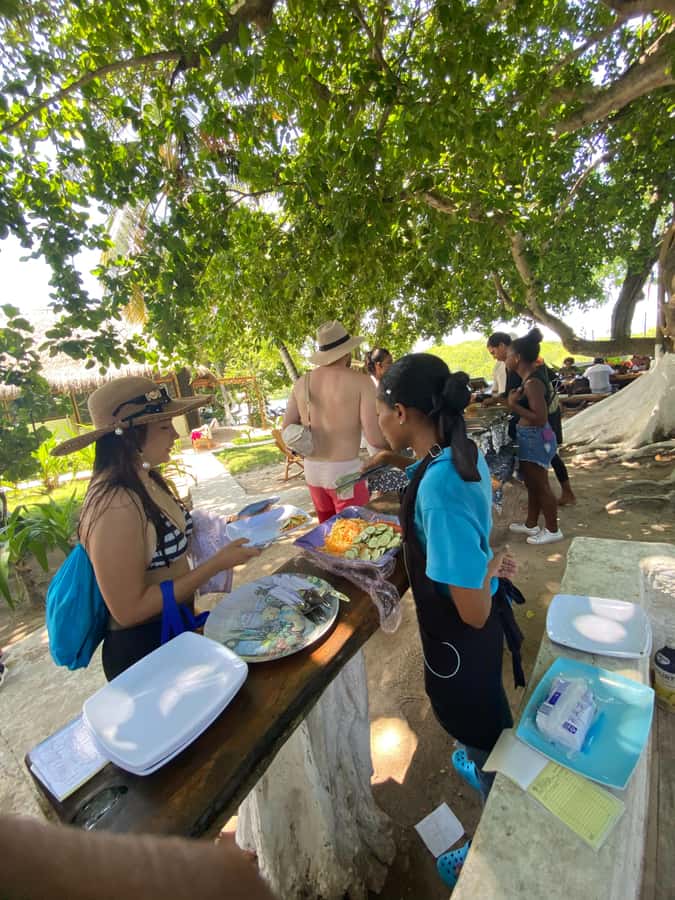 Cartagena: 5 Rosario Islands Tour with Snorkeling and Lunch - What the $128 price really covers
