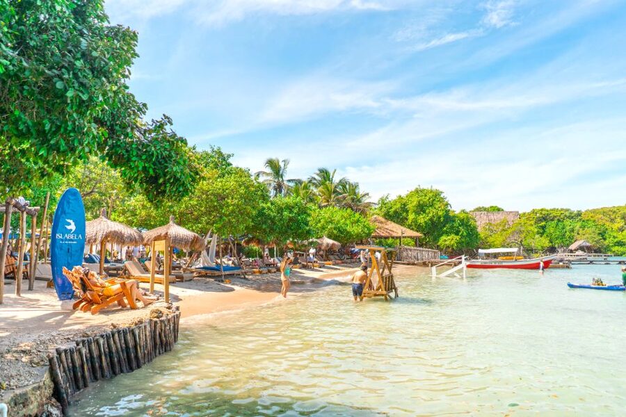 Cartagena: Islabela Islands Boat Trip with Lunch & Cocktail - Kayaks, loungers, and yoga on selected days