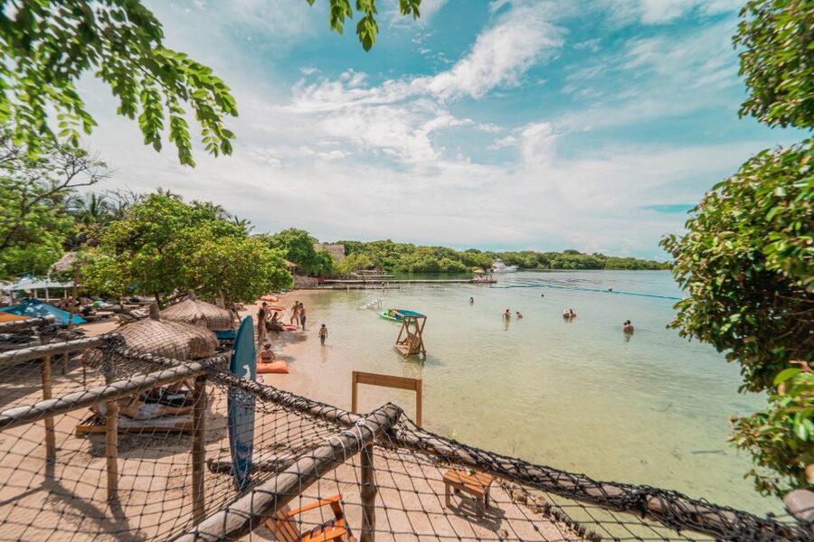 Cartagena: Islabela Islands Boat Trip with Lunch & Cocktail - Who will enjoy this island day