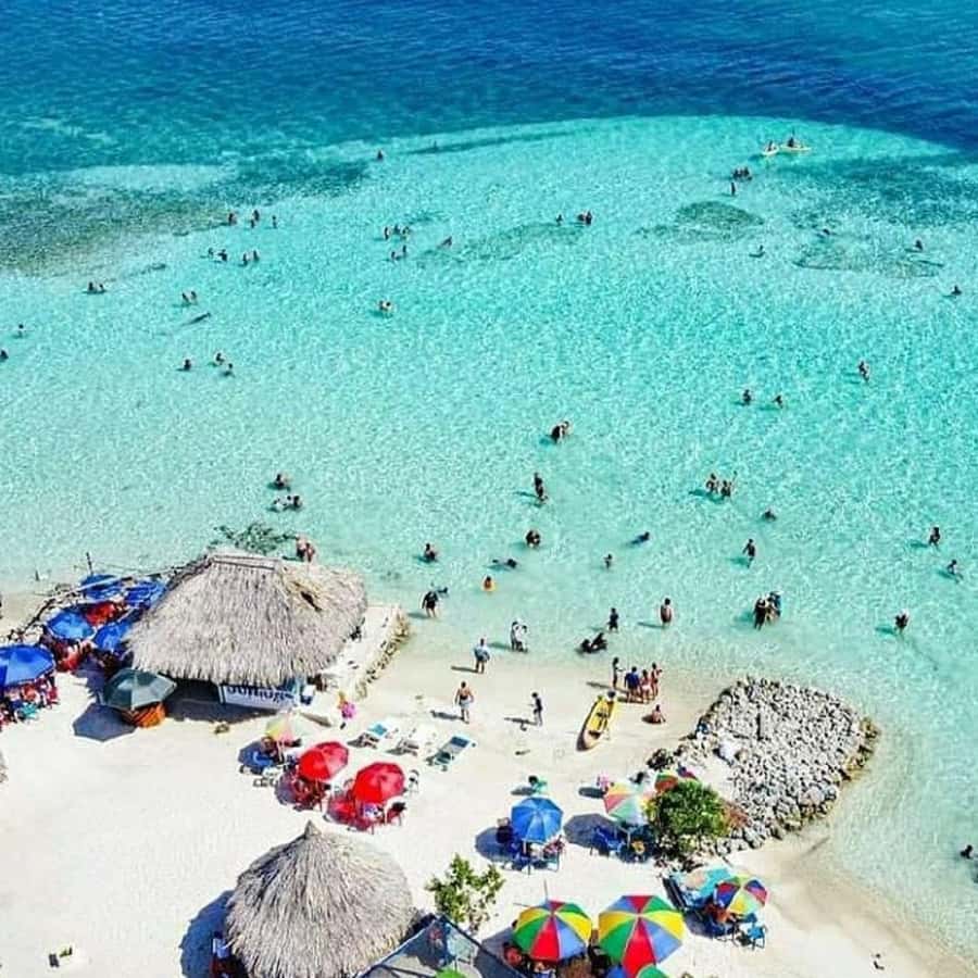 cartagena: Mucura and Santa Cruz Islands Tour spectacular - Breakfast Before the Islands