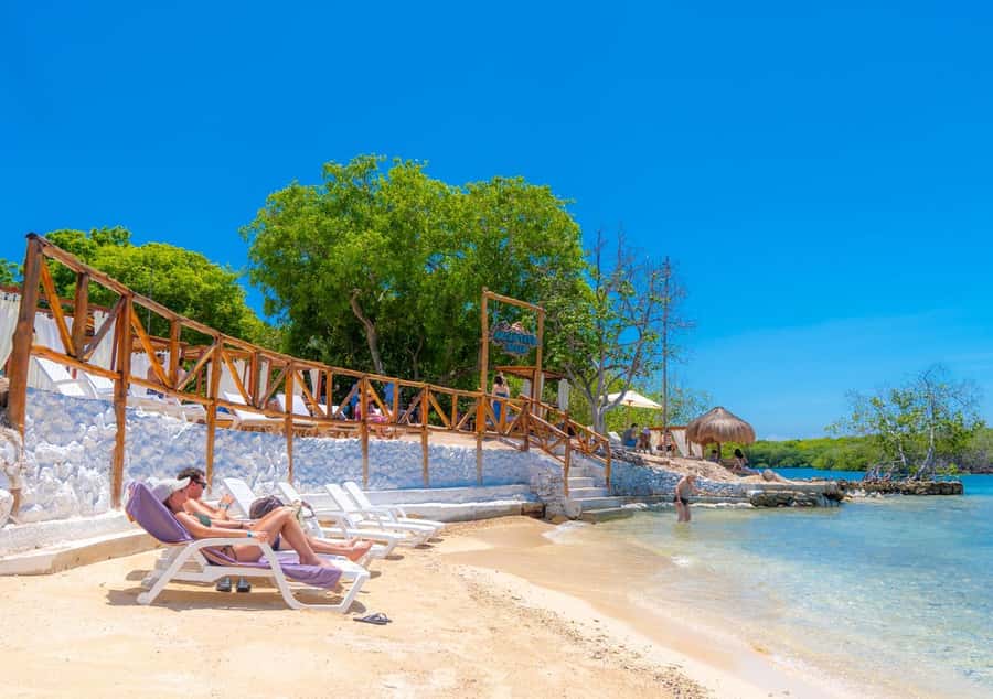 Cartagena: Rosario Islands Day Tour with Snorkel & Lunch - Key points to know before booking