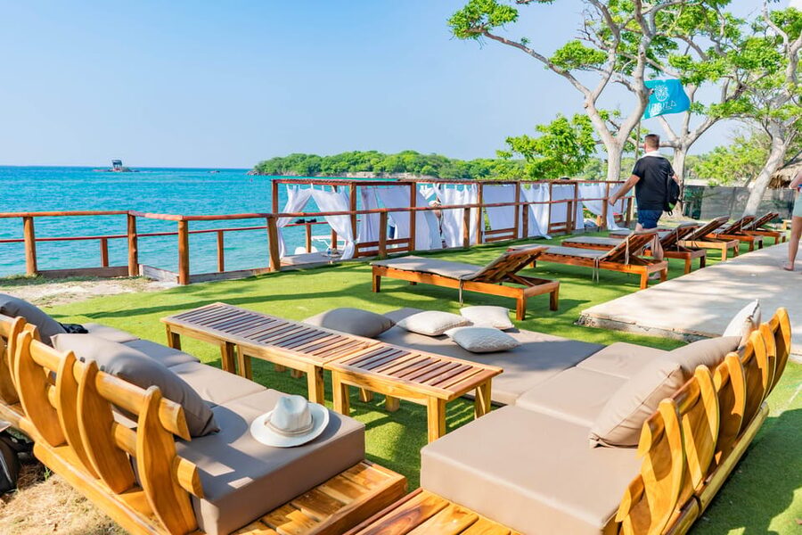 Cartagena: Rosario Islands Daypass Ibbiza Island Beach Club - Should you book the Ibbiza Island day pass?