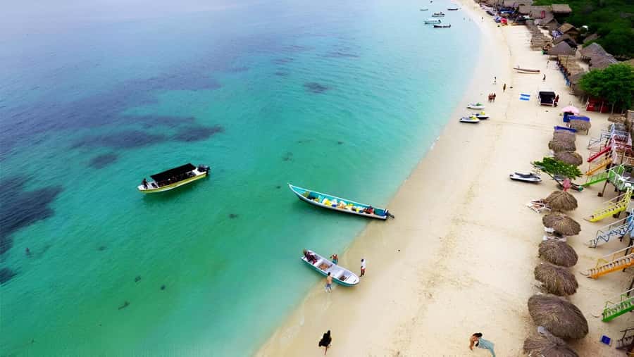 Cartagena: Visit 4 islands in a speedboat + plankton! - Playa Tranquila for lunch and a proper beach stop