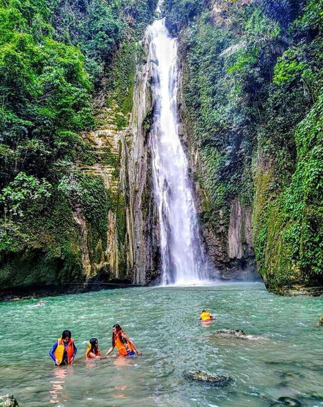 Cebu: Moalboal Island Hopping and Mantayupan Falls Day Trip - Pescador Island brings coral and underwater formations
