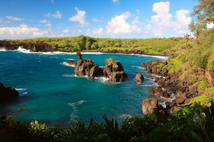 Central Maui: Two-Island Scenic Helicopter Flight to Molokai - Key points at a glance