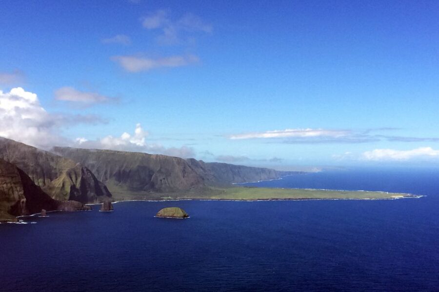 Central Maui: Two-Island Scenic Helicopter Flight to Molokai - What the small group and pilot commentary add