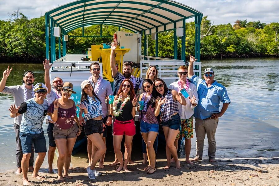 Clearwater: Island Hop and Dolphin Watch Boat Tour - The tiny island and its shallow water