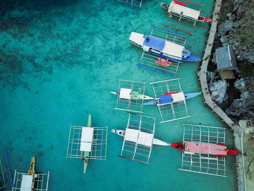 Coron Island Hopping: Super Ultimate Private Tour - What the boat service is like for families
