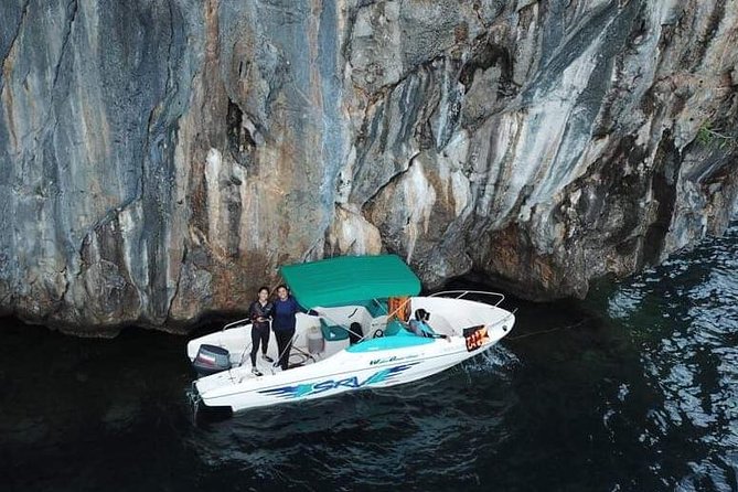 Coron Island Hopping Tour: via Private Speedboat - Barracuda Lake and Twin Lagoon