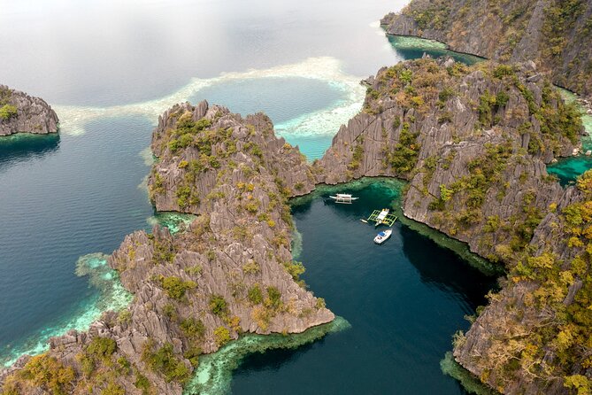 Coron Island Hopping Tour: via Private Yacht - Kayangan Lake and Barracuda Lake