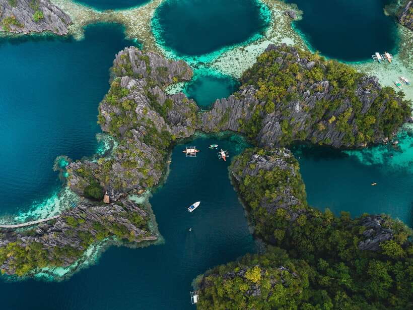 Coron: Private Island-Hopping Tour on a Yacht or Speedboat - Choosing between the yacht and speedboat