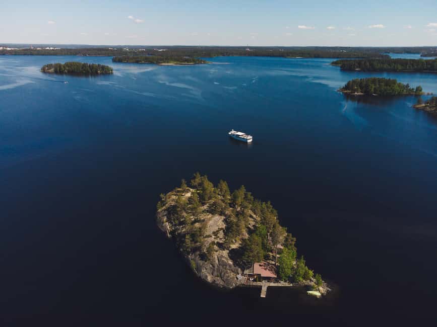 Cruise around Savonlinna archipelago - Why Olavinlinna is the right opening sight