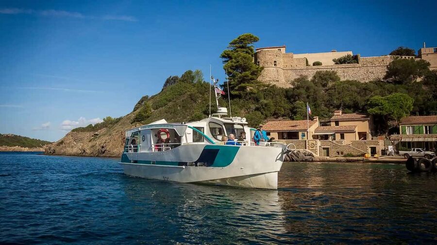Cruise of the 2 Islands: Porquerolles & Port-Cros with stops - Forts, flowers, and protected coast