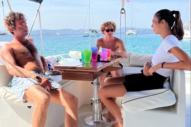 Daily cruise on a sailing catamaran on the La Maddalena archipelago - The Second Stop: Spaghetti, Wine, and a Proper Pause