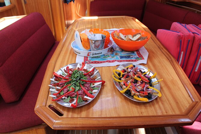 Daily sailing trip in the La Maddalena Archipelago - What sailing is really like on this trip