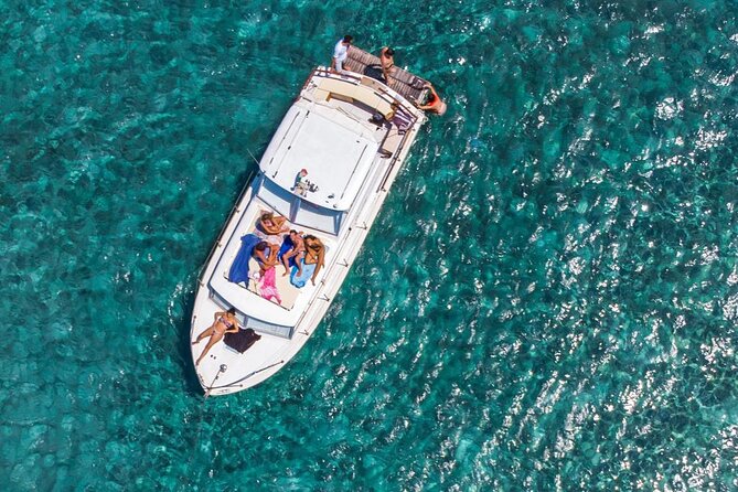 Day on a boat in the archipelago of La Maddalena with lunch - Boat comfort: small details that change the day