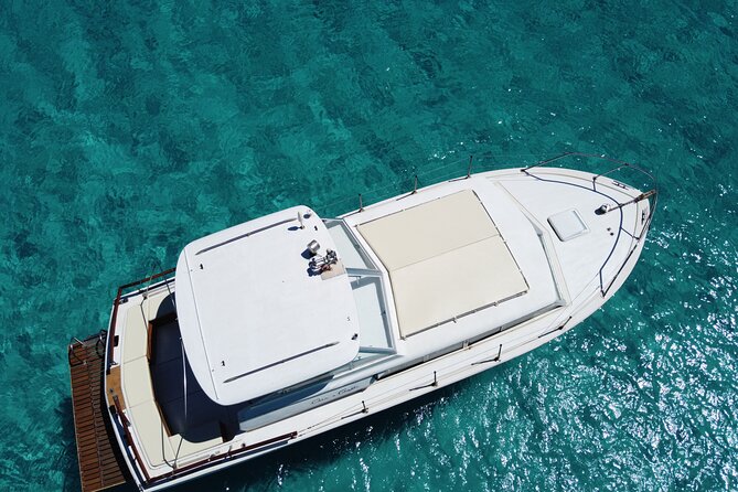 Day on a boat in the archipelago of La Maddalena with lunch - La Maddalena National Park: three hours among coves