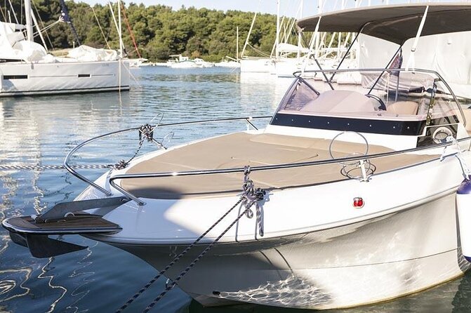 Discover Elaphite Islands and Hidden Caves in Dubrovnik - A private boat view of Dubrovnik’s City Walls