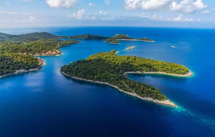 Dubrovnik: 3 Island Boat Tour with Lunch and Guide - Šipan and the story of olive groves