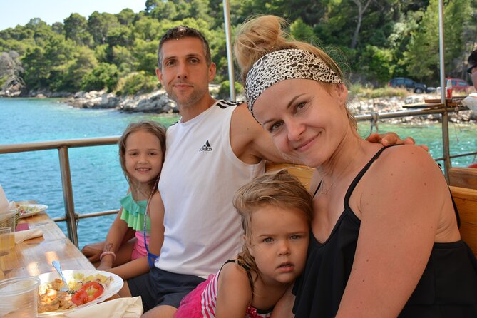 Dubrovnik: 3 Islands Boat Tour with Lunch & drinks(FR, ES, EN) - Pickup, boarding, and the return to Dubrovnik