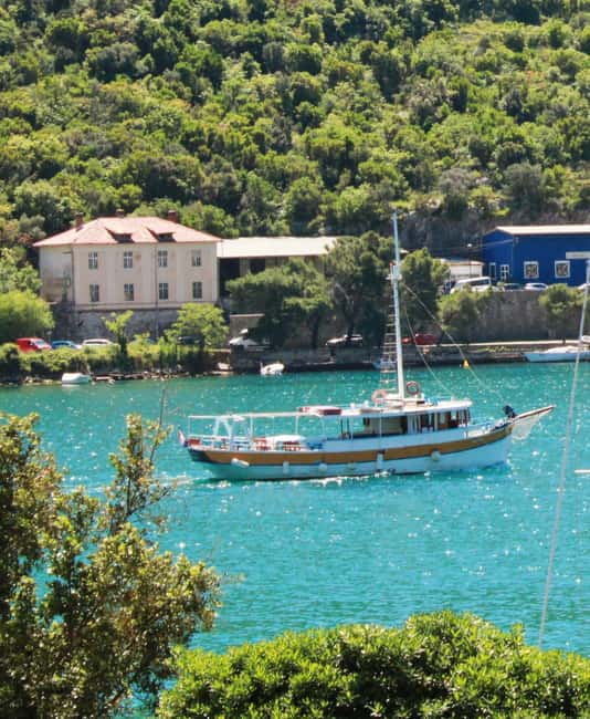 Dubrovnik: Blue Cave & Elaphiti Islands Full-Day Boat Tour - The Blue Cave stop: beautiful, busy, and best for swimmers
