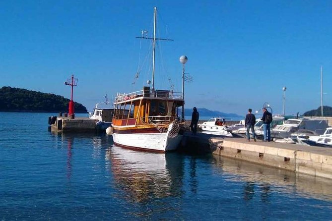 Dubrovnik Elafiti Islands Cruise with Lunch, Drinks and Pickup - Unlimited drinks, with a few limits