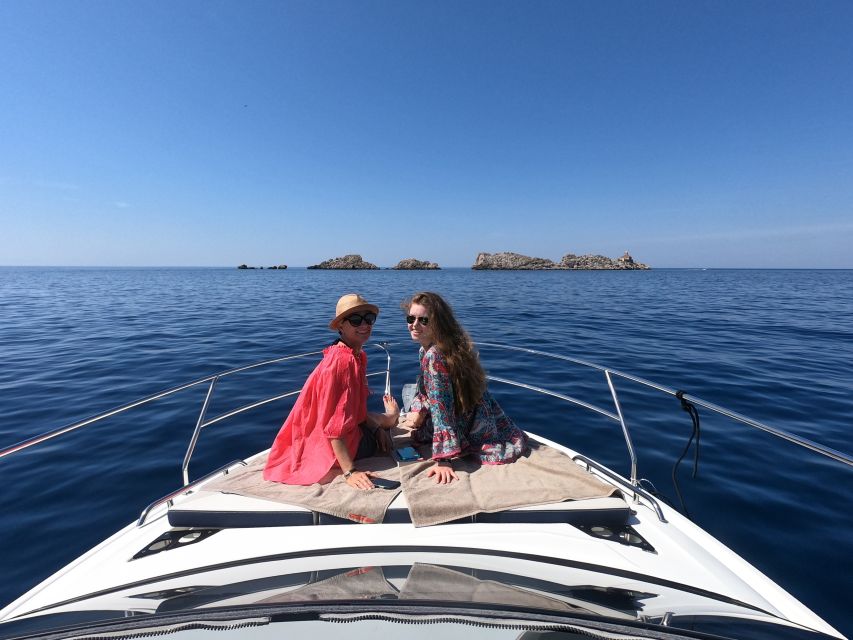 Dubrovnik: Elaphite Islands Private Speedboat Full-Day Tour - Koločep and the Blue Cave finish the day
