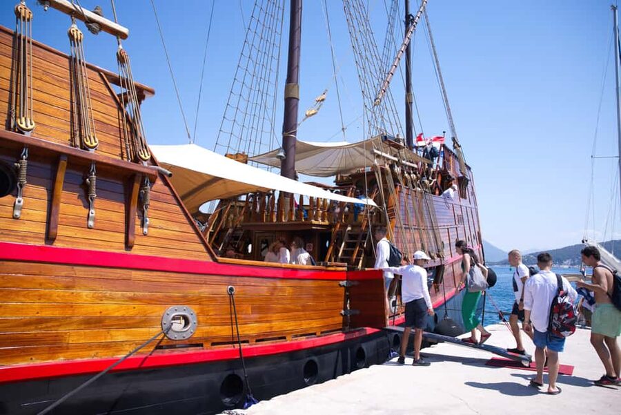 Dubrovnik: Elaphiti Island Luxury Pirate Ship Cruise - Pickup, departure times, and the details that matter