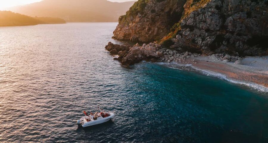 Dubrovnik:Elaphiti Islands and caves Private Speedboat Tour - Six hours, eight hours, or a shorter arrangement?