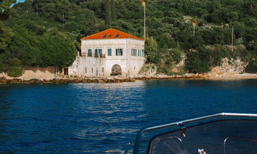 Dubrovnik:Elaphiti Islands and caves Private Speedboat Tour - What the boat includes, and what you should bring