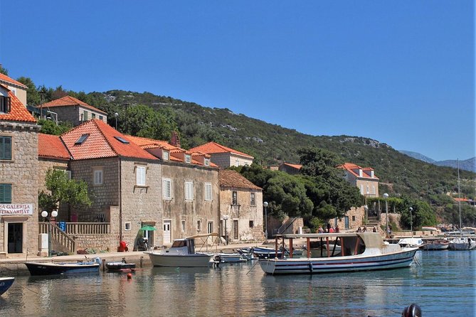 Dubrovnik Island-Hopping Cruise in the Elaphites with Lunch - Lunch on the way to Lopud