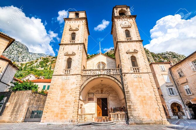 Dubrovnik Island-Hopping Cruise in the Elaphites with Lunch - The boat, crew, and group size