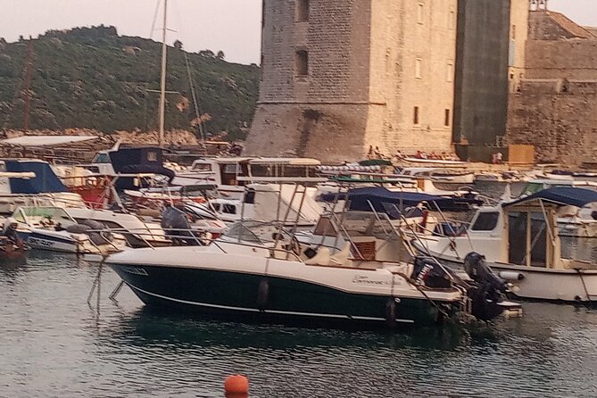 Dubrovnik private boat tour to Elaphiti Islands - The guide adds Dubrovnik context along the way