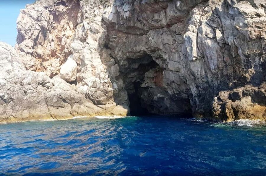 Dubrovnik: Private Luxury Yacht Tour to the Elaphite Islands - Šunj Beach on Lopud