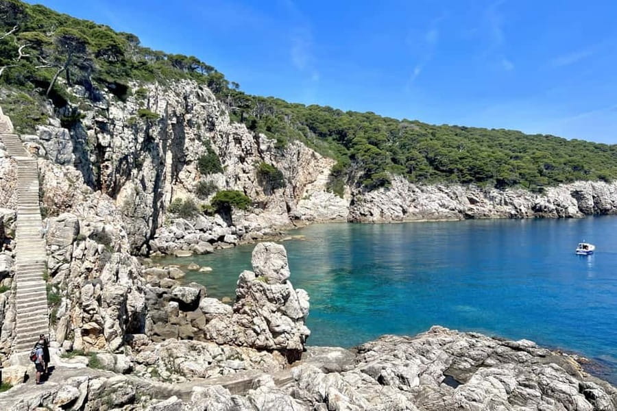 Dubrovnik: Private Luxury Yacht Tour to the Elaphite Islands - Price, group size, and value