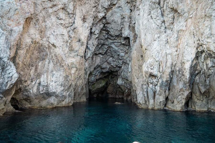 Dubrovnik: Private speedboat tour of Elafiti islands - Leaving Dubrovnik by private speedboat