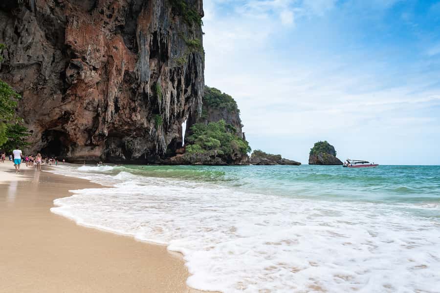 Early Bird Krabi 4 Islands from Phuket/Khaolak - Poda Island gives you time to slow down