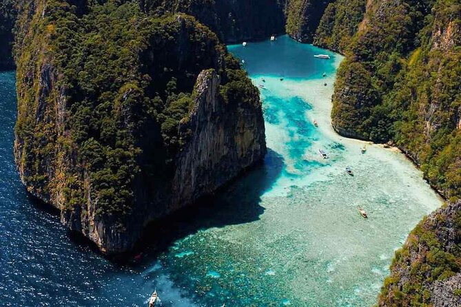 Early Bird Phi Phi + 4 Islands by Speedboat - Why the early start matters at Maya Bay