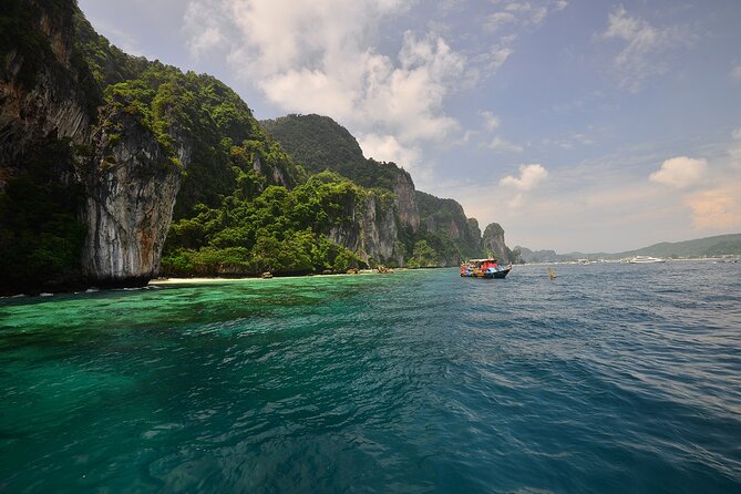 Early Bird Phi Phi Islands Tour From Phi Phi by Speedboat - Nui Beach adds a quieter swimming option