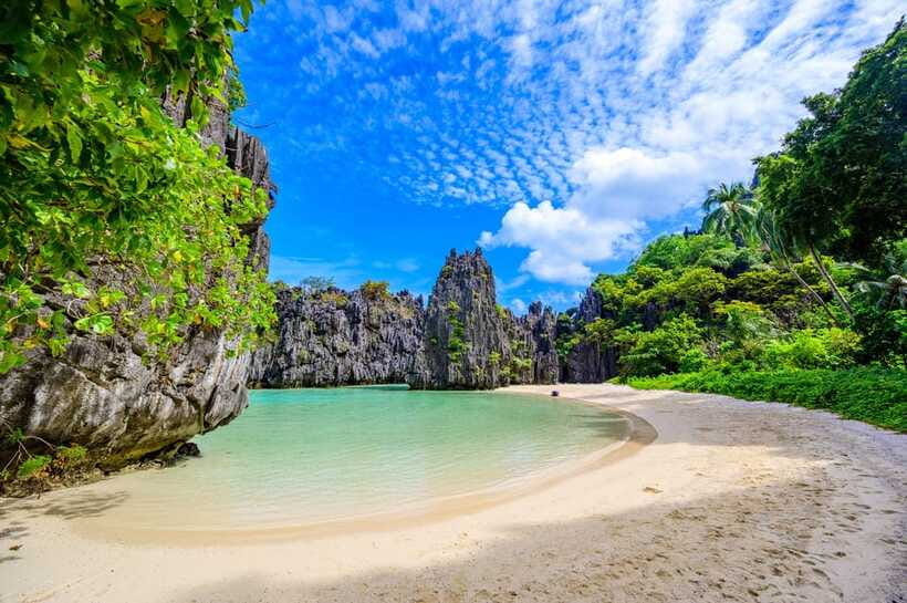 El Nido: Island Hopping and Snorkeling Private Boat Tour C - Hidden Beach: a beach you have to find