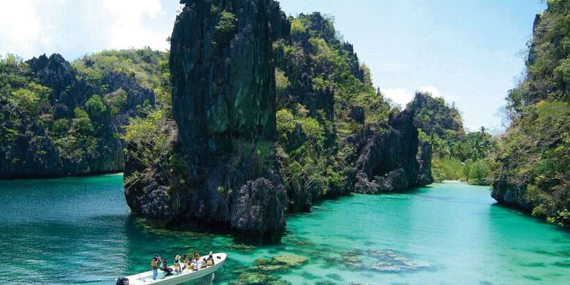El Nido: Island Hopping Tour A Lagoons and Beaches - Shared Boat or Private Boat?
